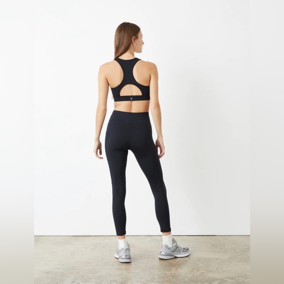 Bandier ALL ACCESS High Waisted Center Stage 7/8 Pocket Legging - Picture 2 of 6